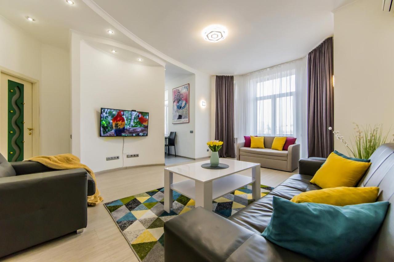 2-х кімнатна поруч із бессарабським ринком Apartment