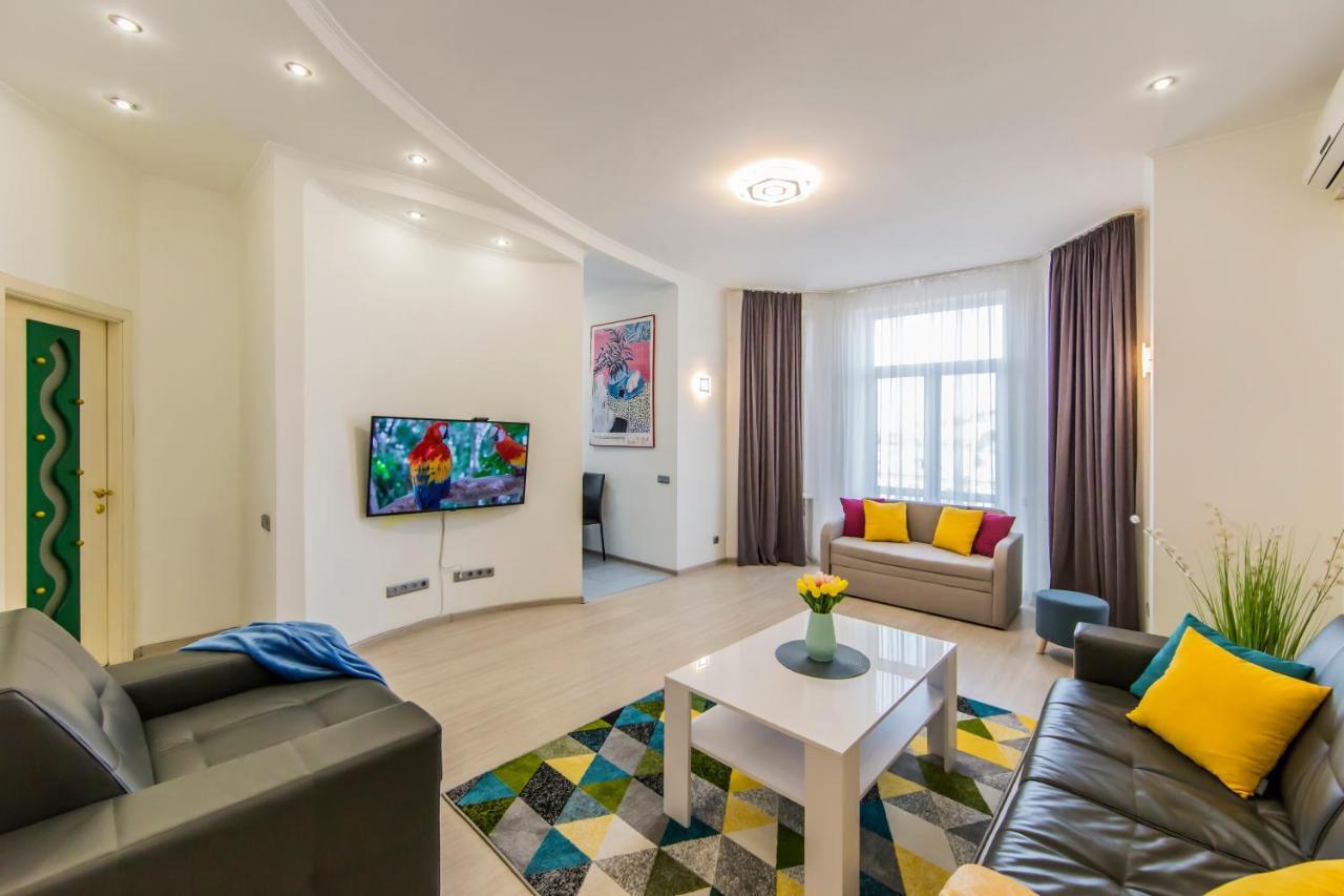 2-х кімнатна поруч із бессарабським ринком Apartment *
